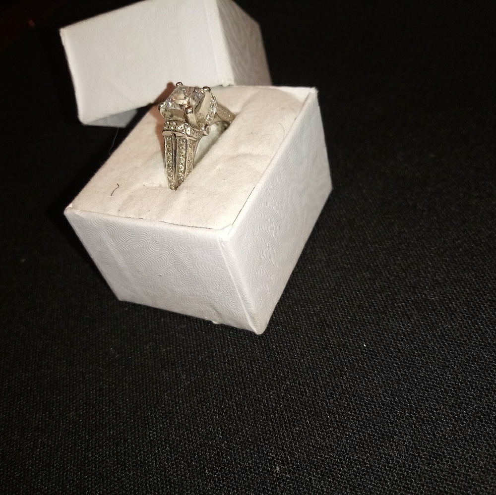 Silver ring - Picture 7 of 8